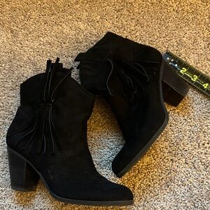 Nine West Black Suede Ankle Boots with frindge